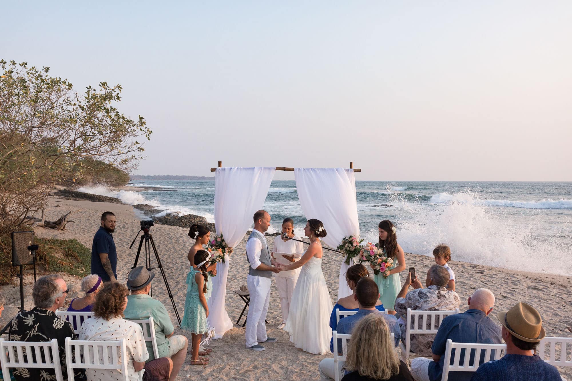wedding-on-the-beach-Costa-Rica