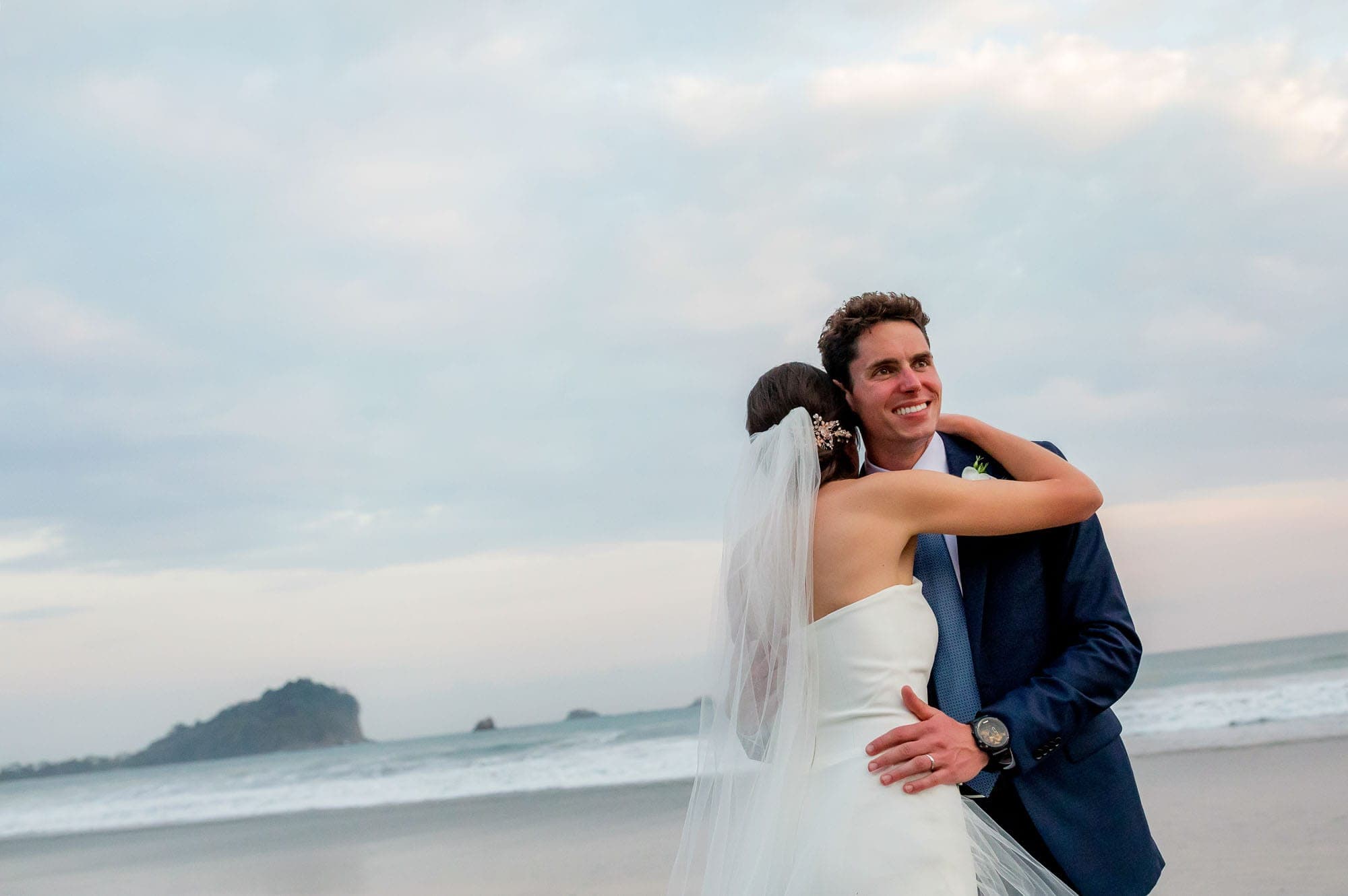 Getting married in Costa Rica means epic bridal portraits!