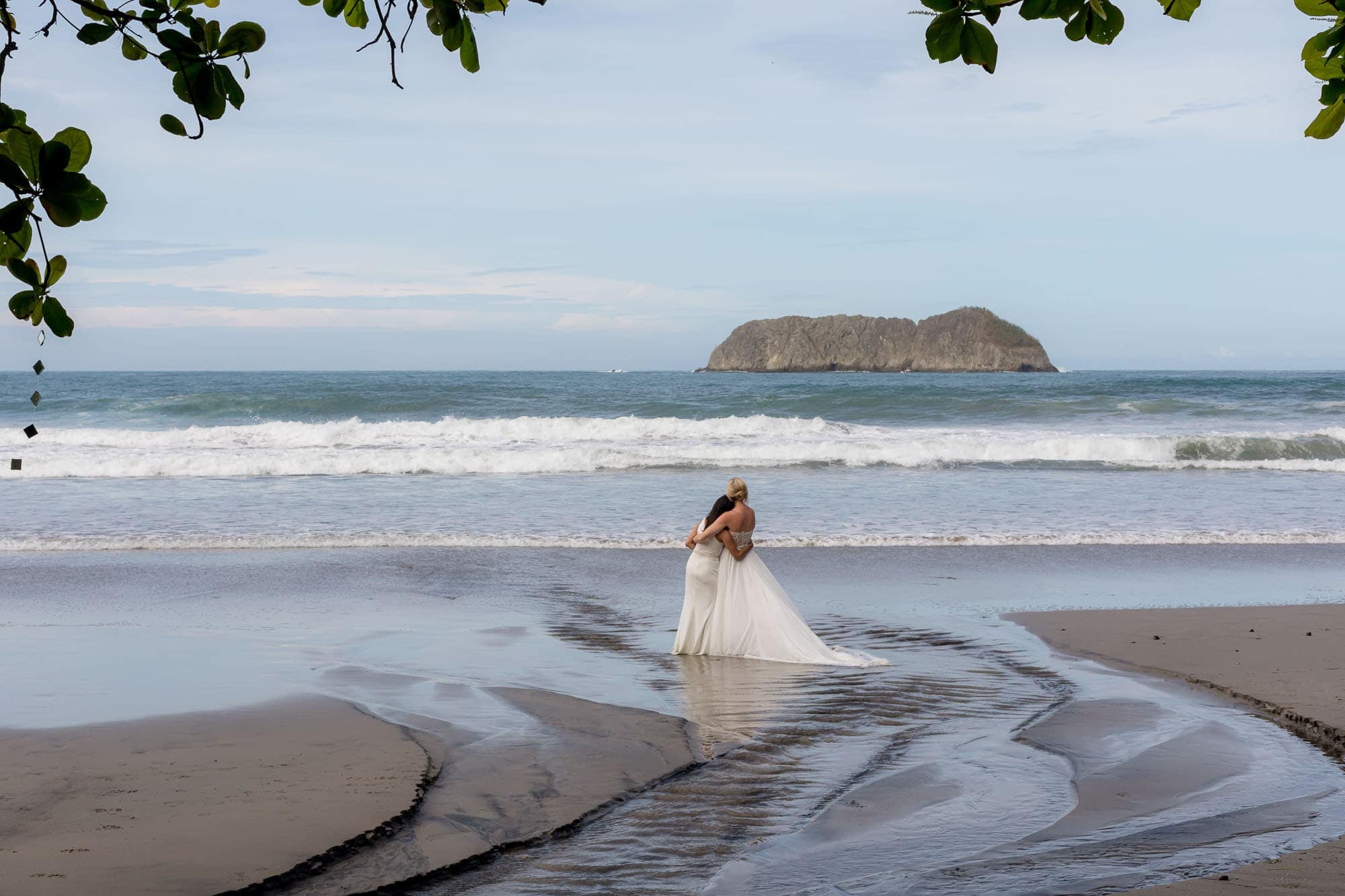 Wedding couple in costa rica